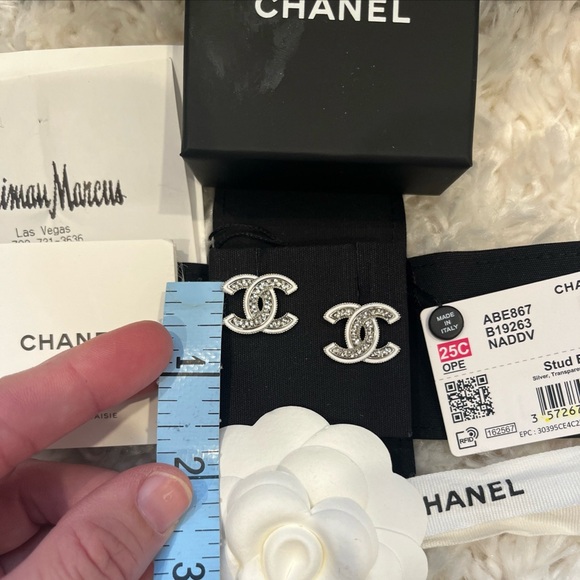❌SOLD❌ CHANEL 25C White Silver & Crystal CC Logo Stud Earrings NEW with/Receipt - Picture 12 of 14